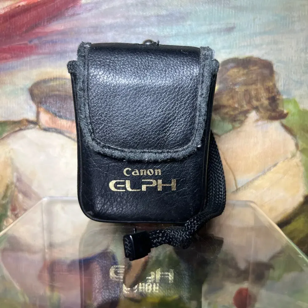 Canon ELPH 2 Digital Camera Silver with Case Untested AS IS